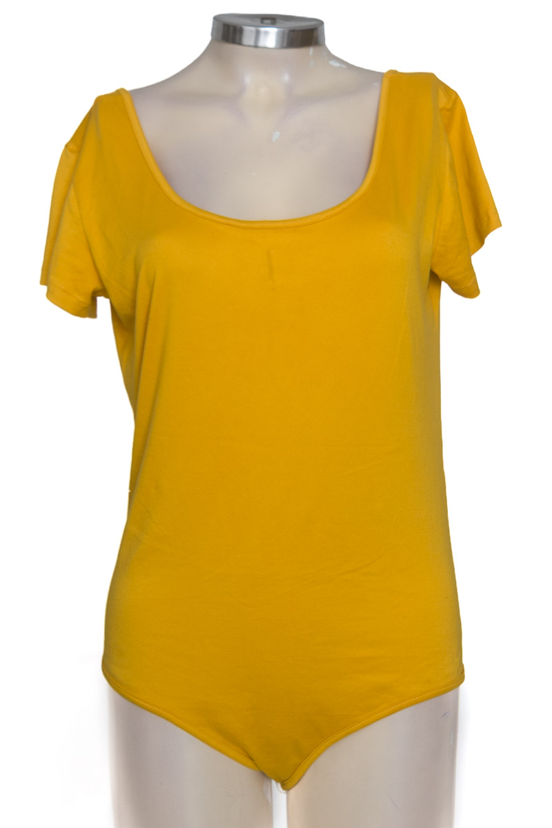 Top / Camiseta color Mostaza - XPLOD