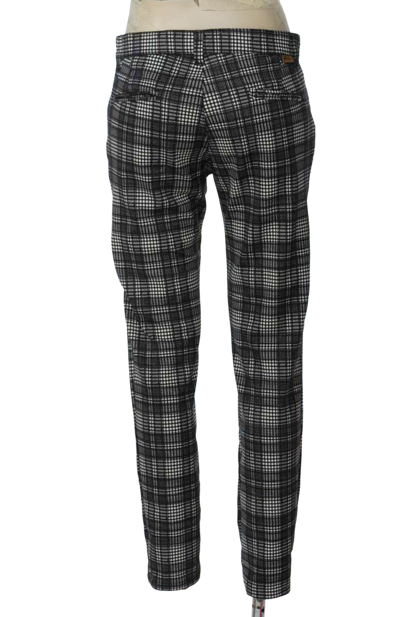 Pantalones color Negro - Closeando