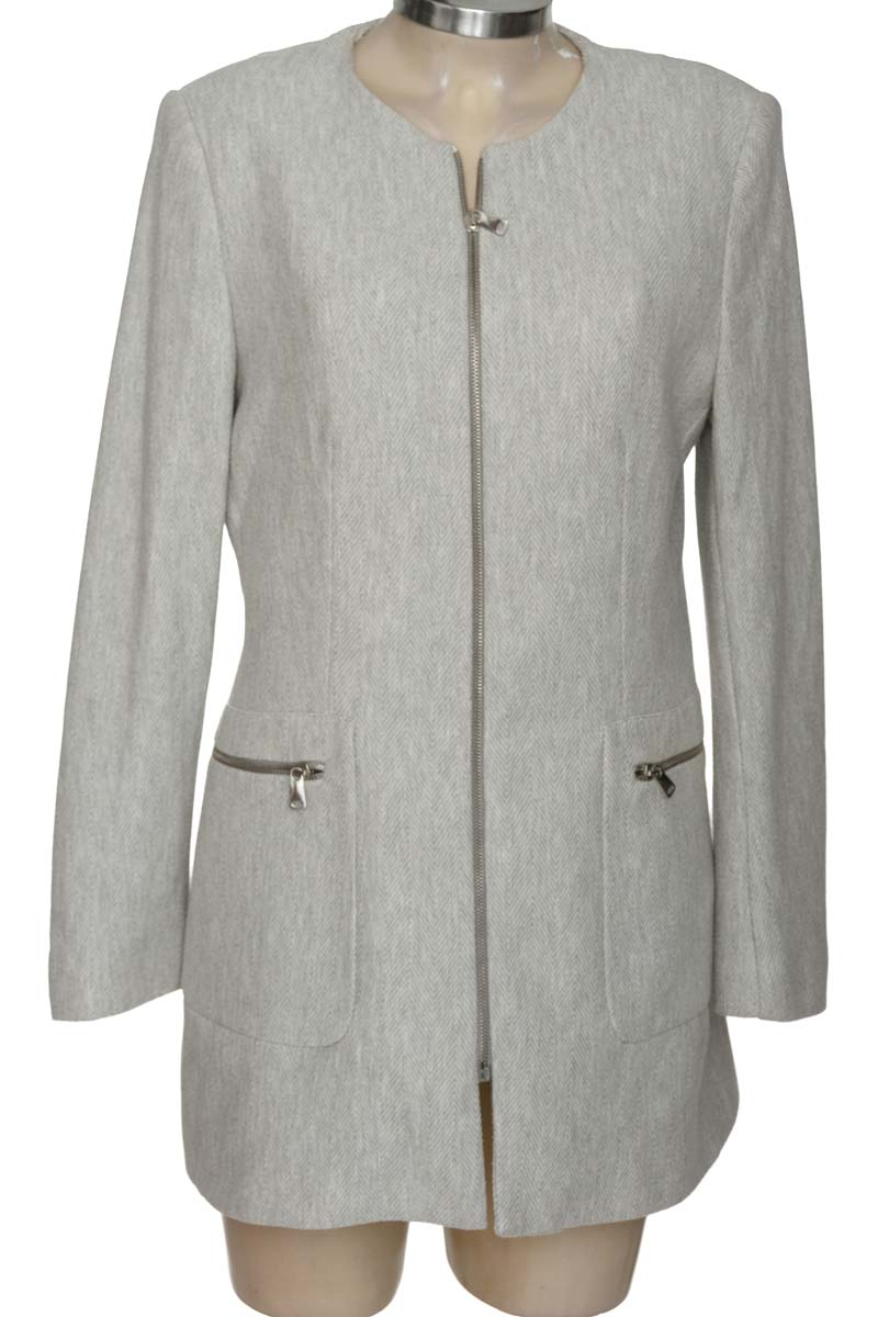 Chaqueta / Abrigo color Gris - Zara