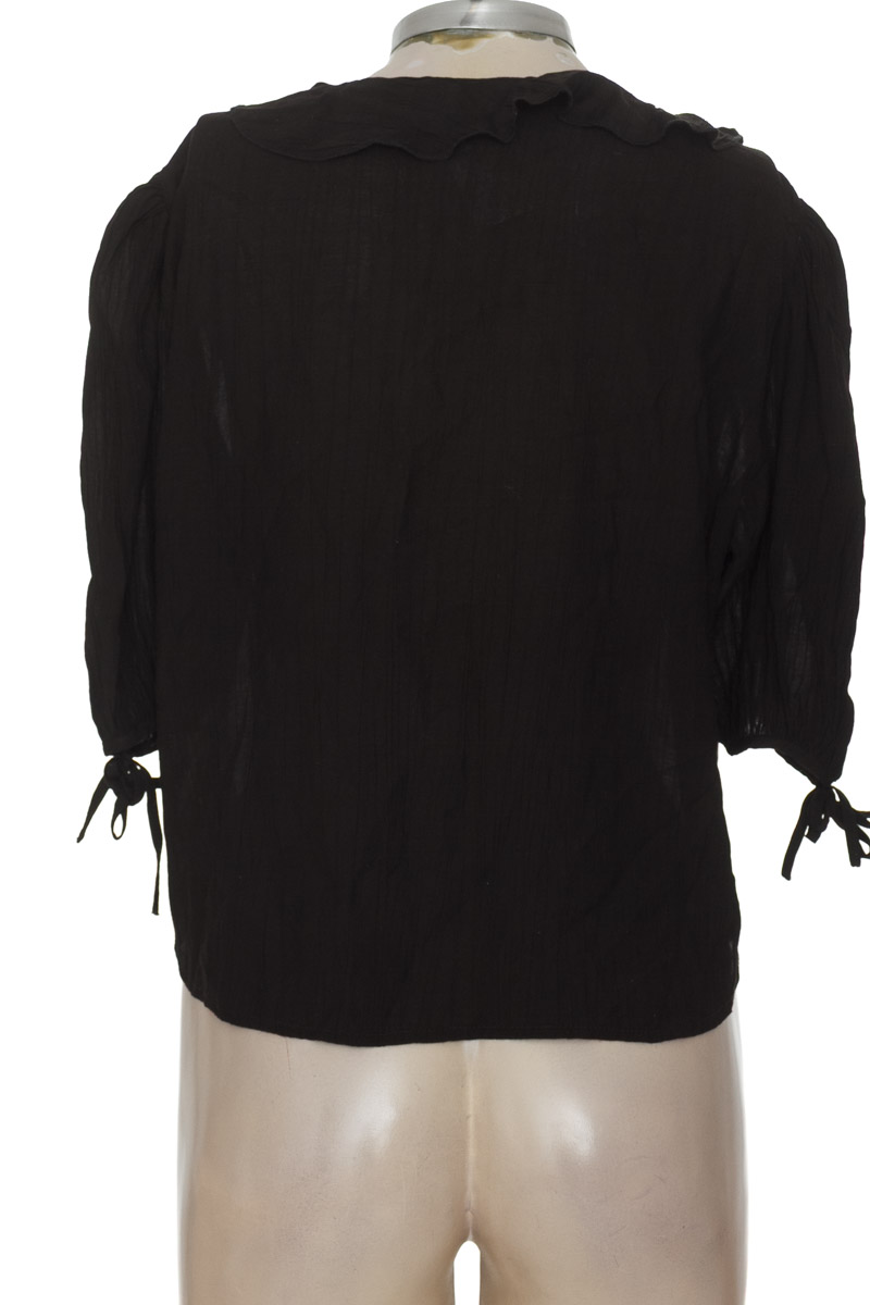 Blusa color Negro - Basement