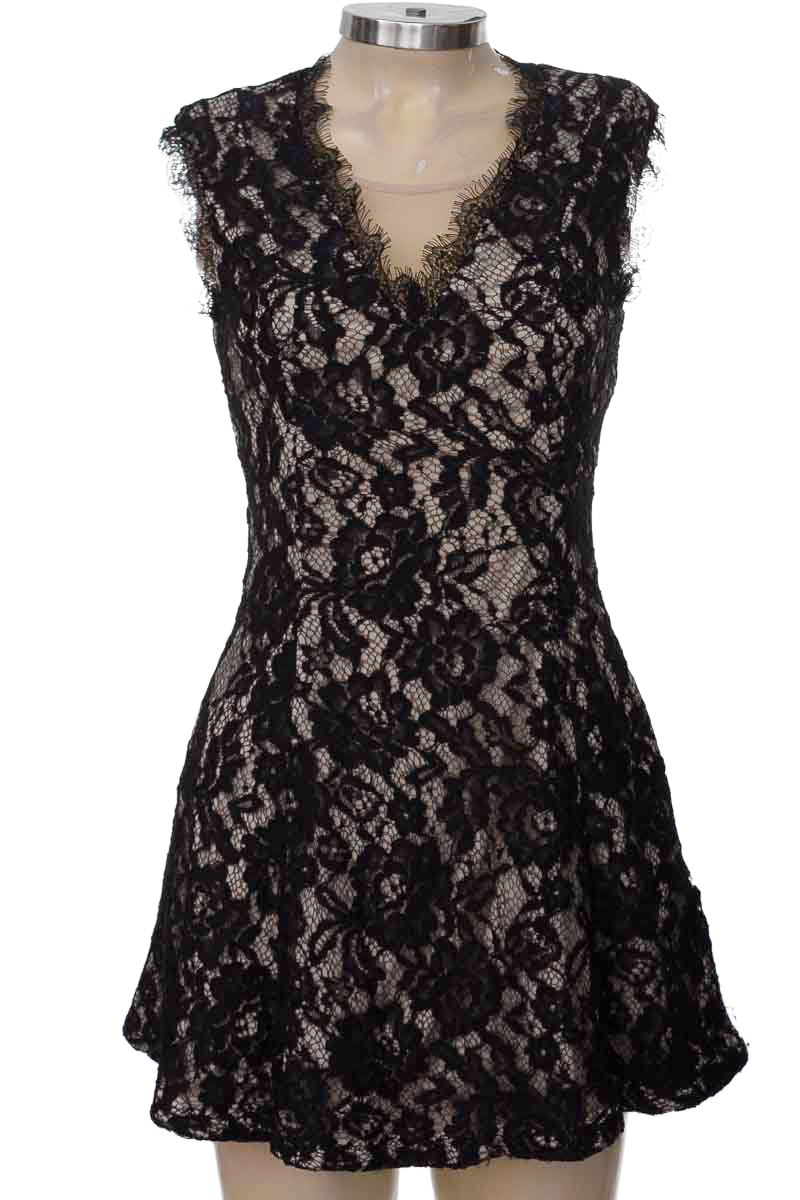 Vestido / Enterizo color Negro - Closeando