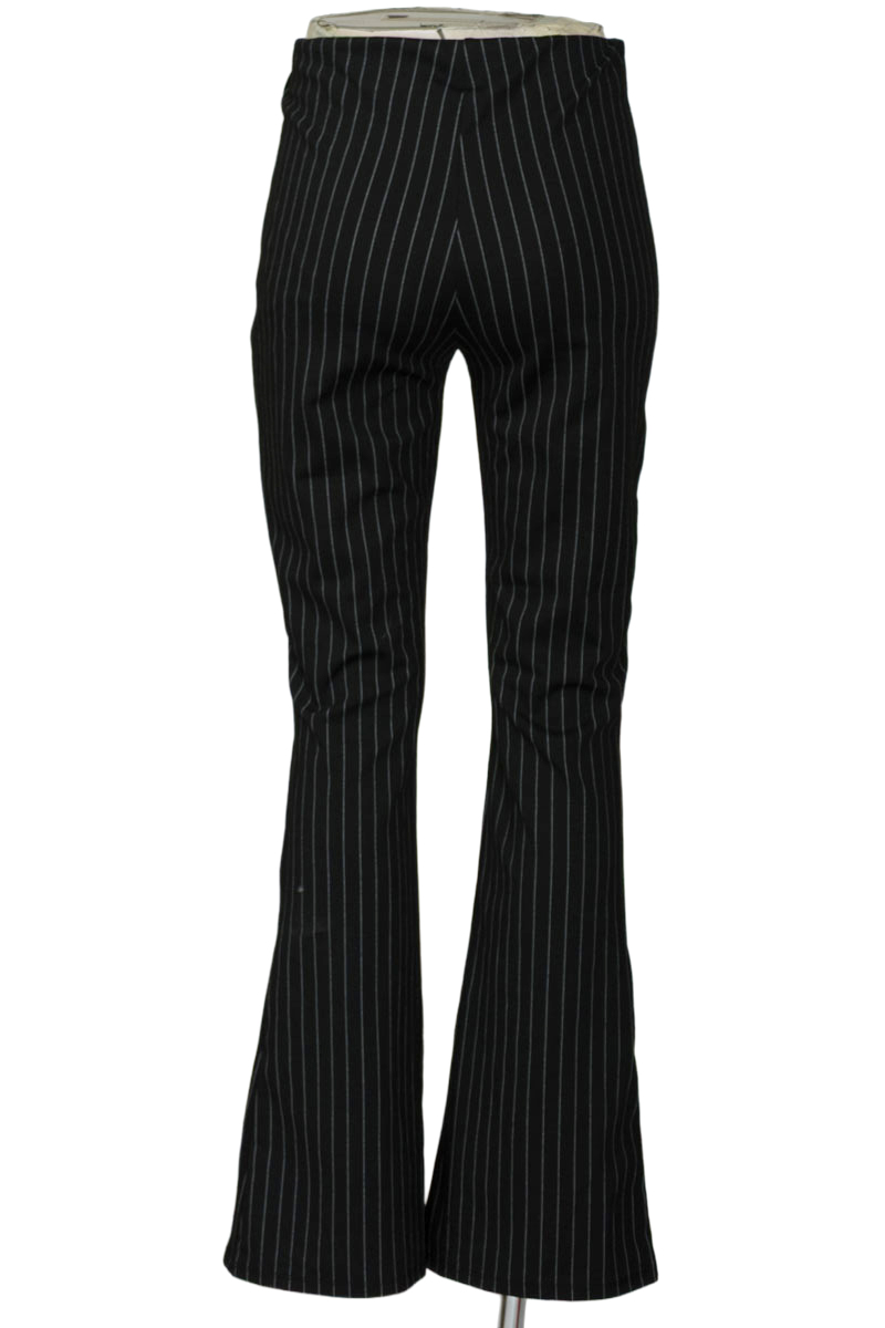 Pantalones color Negro - Divided by H&M