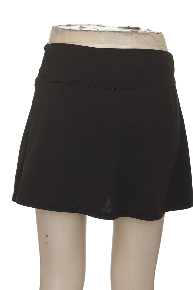 Ropa Deportiva / Salida de Baño color Negro - Closeando