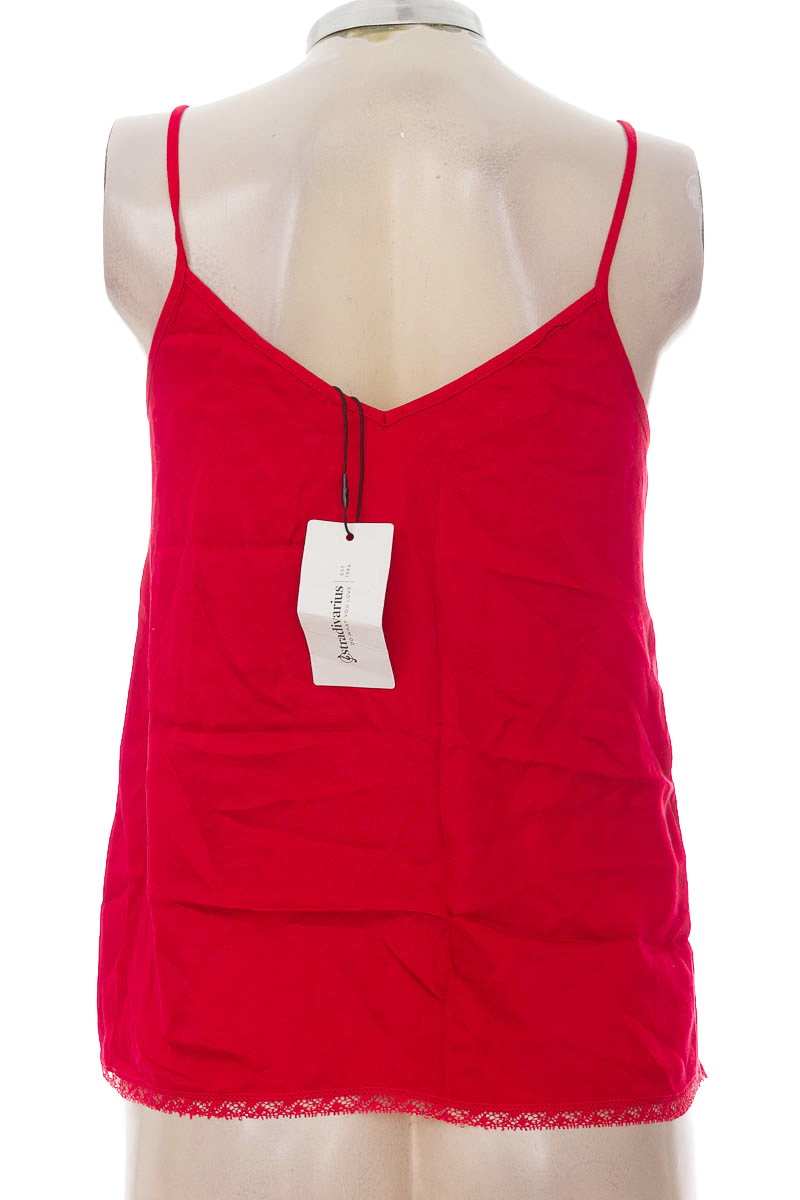 Top / Camiseta color Rojo - Stradivarius