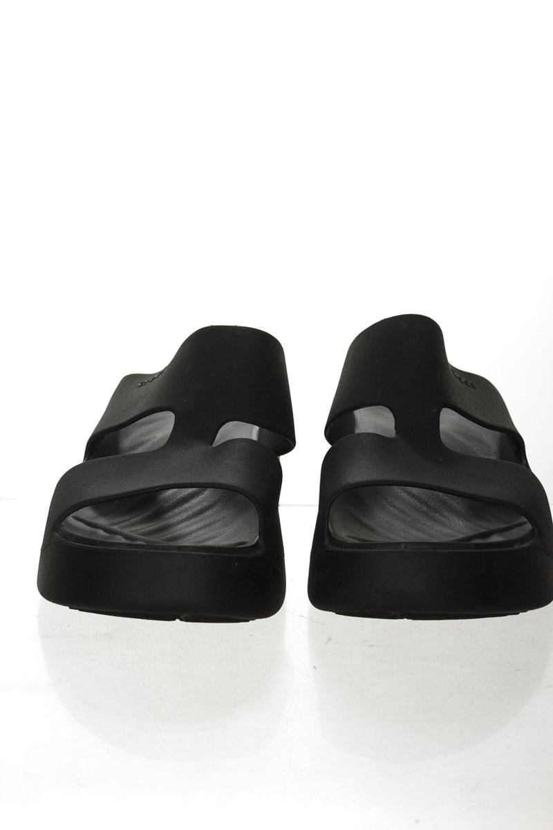 Zapatos color Negro - Crocs