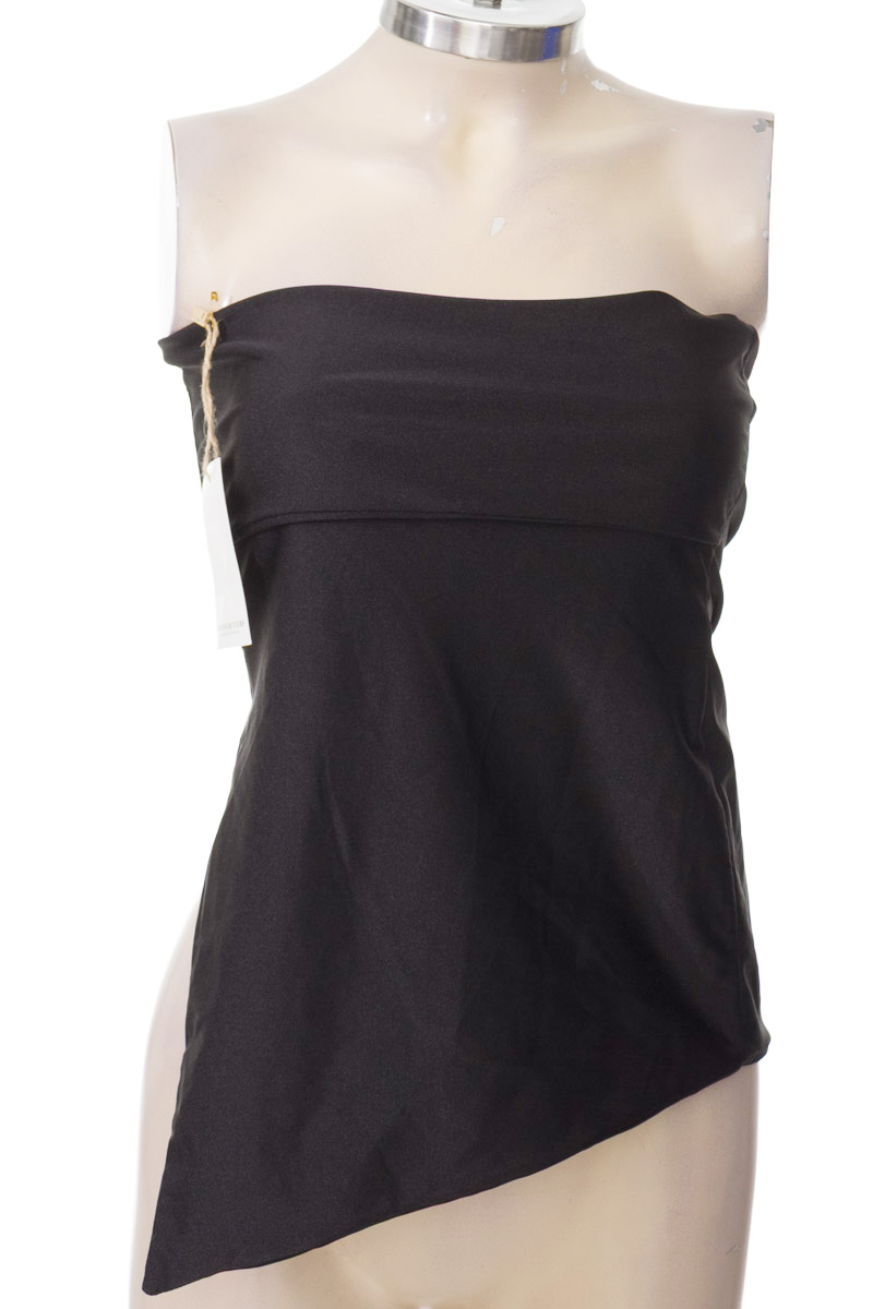 Top / Camiseta color Negro - Shopping Hunters