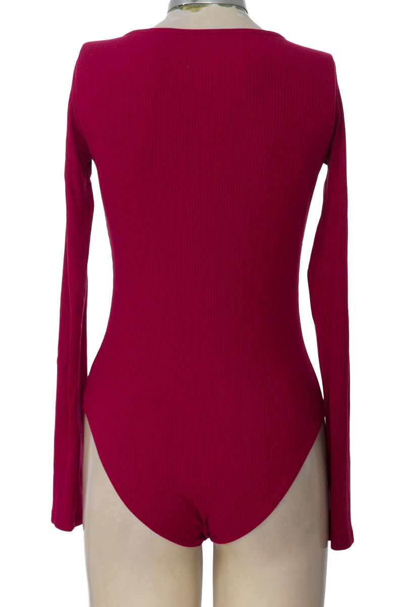 Top / Camiseta color Vinotinto - Stradivarius