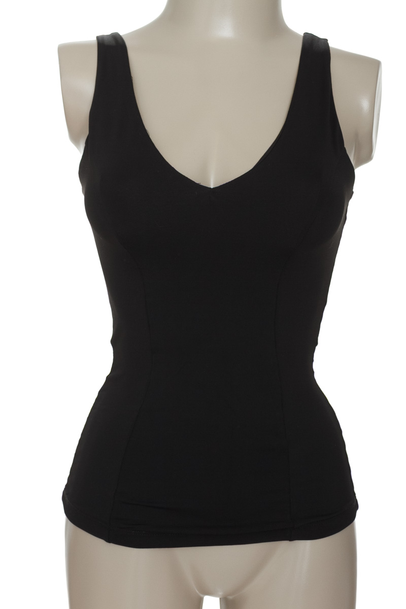 Top / Camiseta color Negro - Studio F