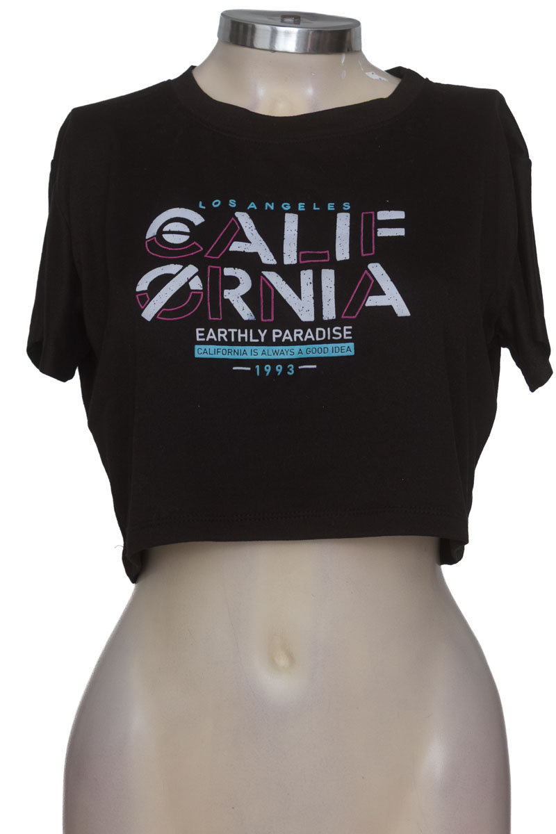 Top / Camiseta color Negro - Closeando