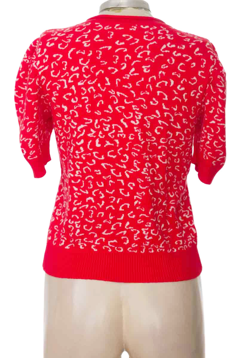 Sweater color Rojo - Closeando