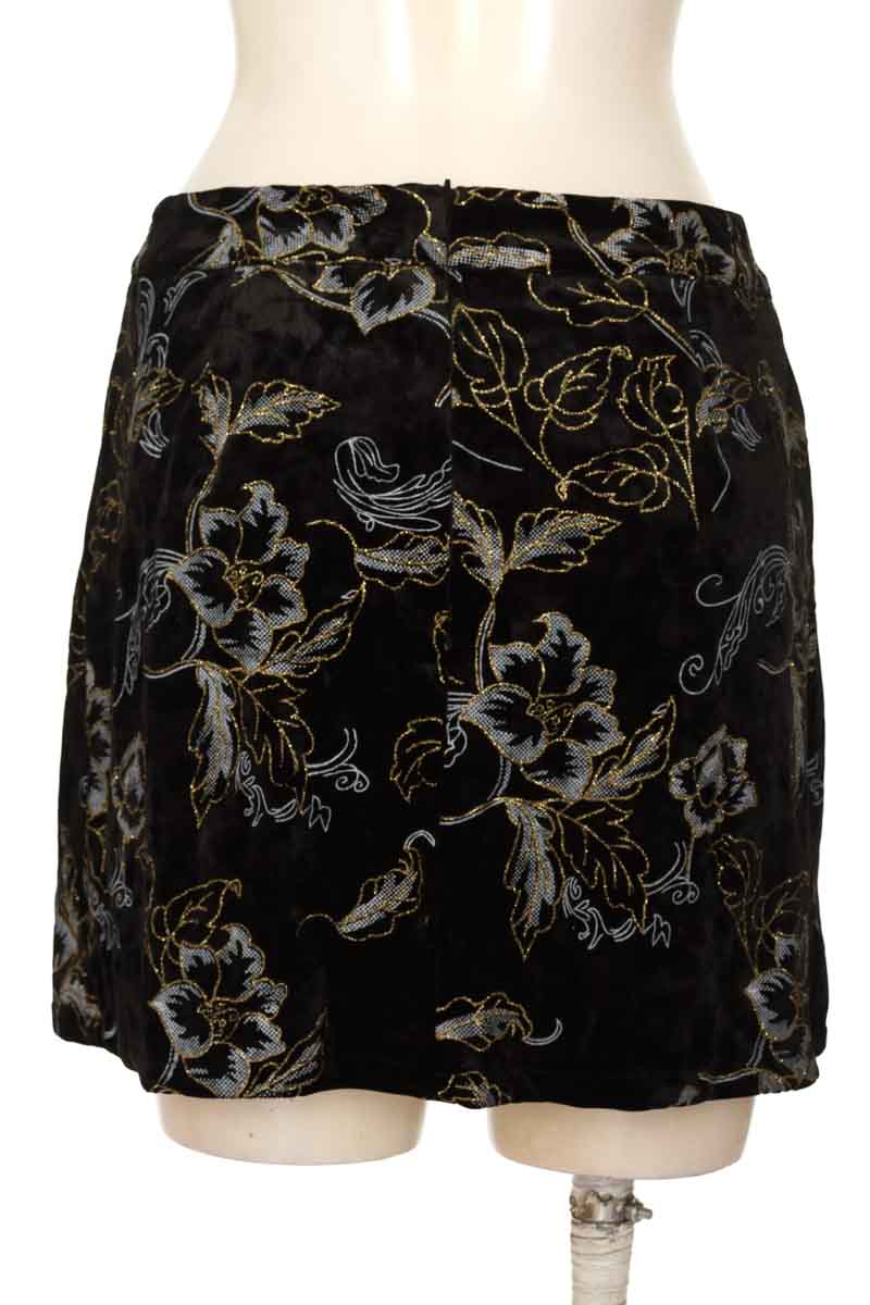 Falda color Negro - Closeando