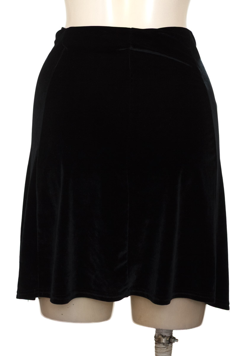 Falda color Negro - Closeando