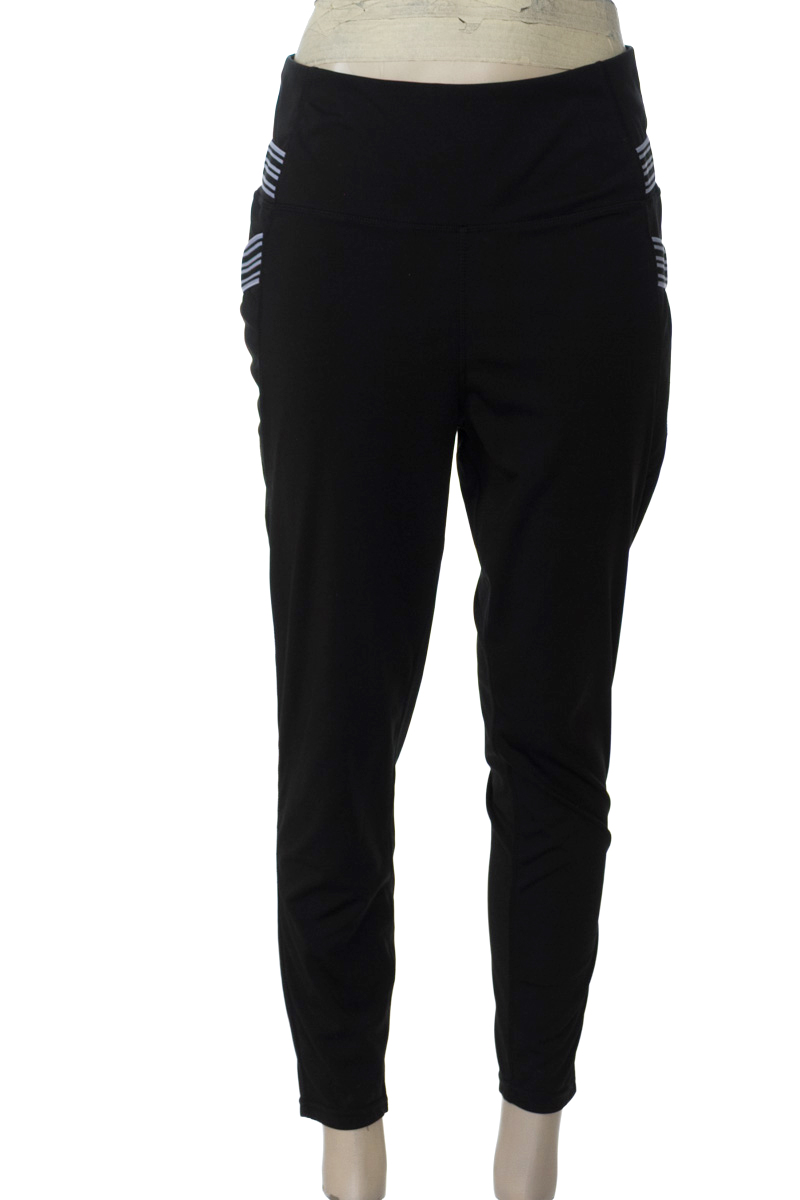 Ropa Deportiva / Salida de Baño color Negro - Daisy Fuentes