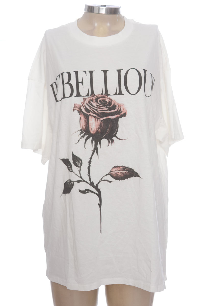 Top / Camiseta color Blanco - Divided by H&M