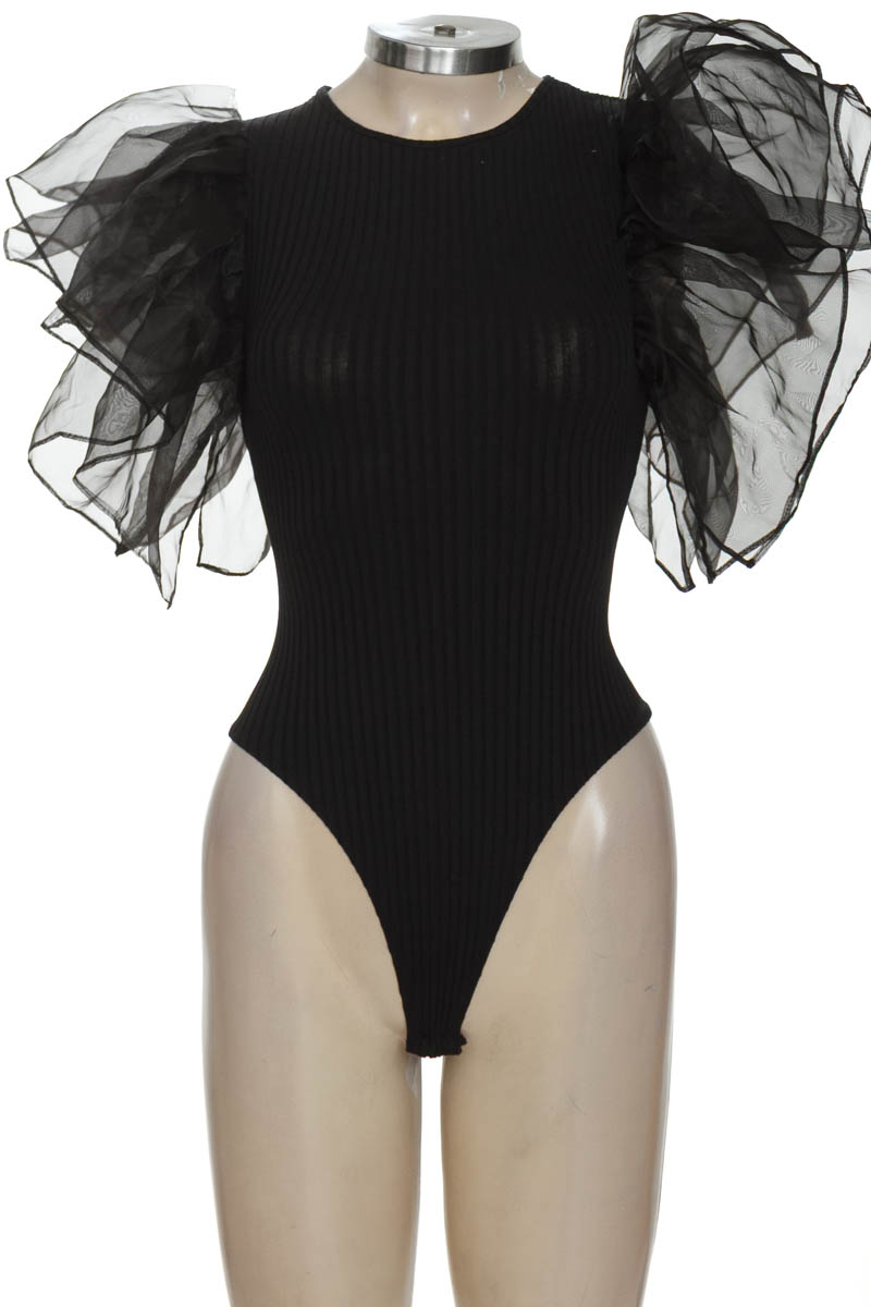 Top / Camiseta color Negro - Zara