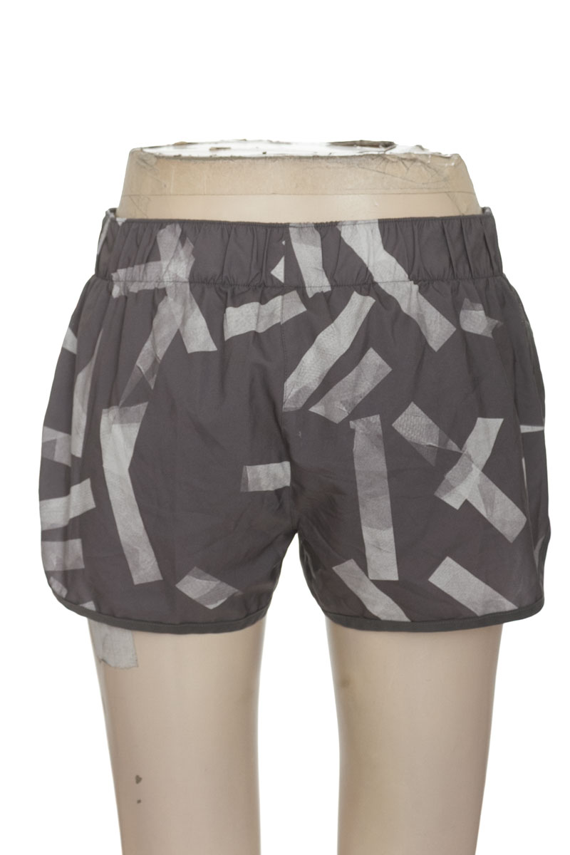 Ropa Deportiva / Salida de Baño color Gris - Adidas