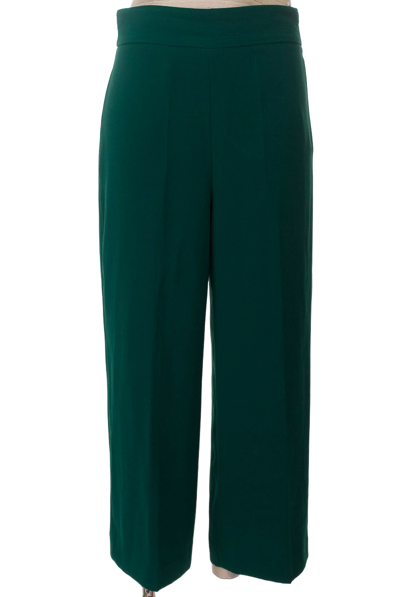 Pantalones color Verde - Zara