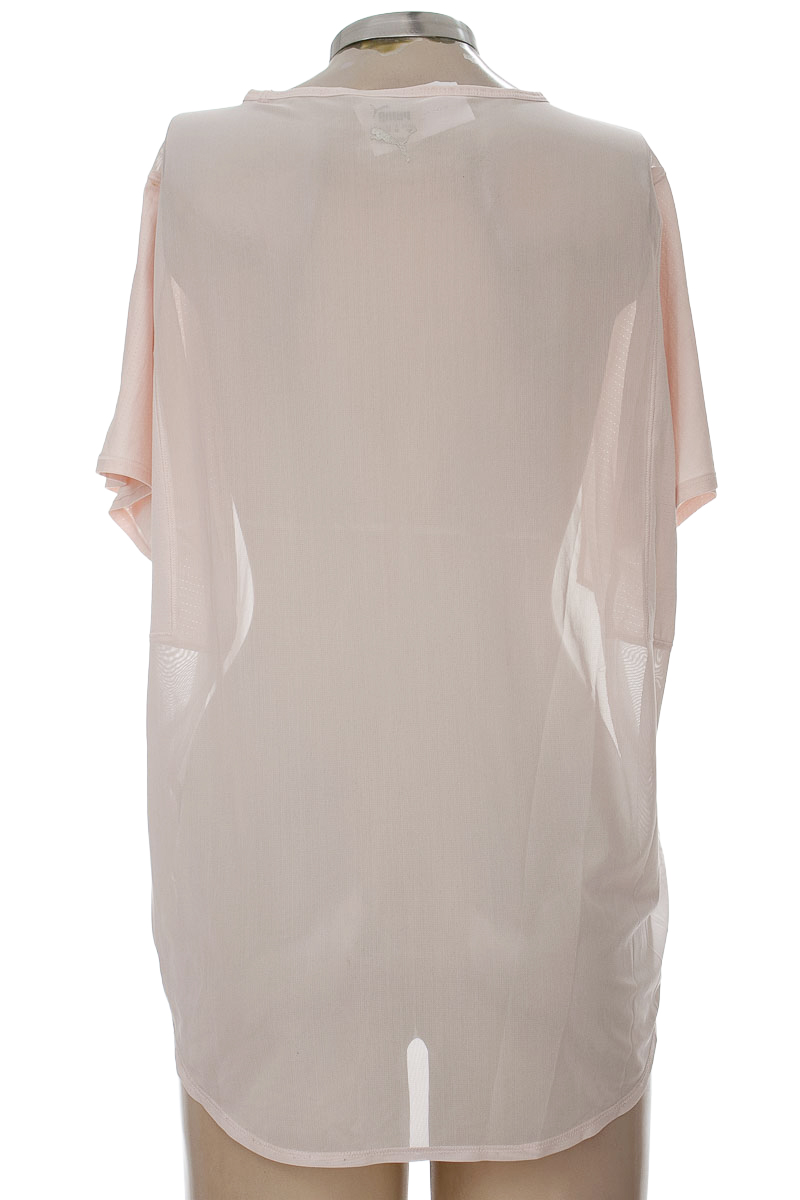 Ropa Deportiva / Salida de Baño color Rosado - Puma