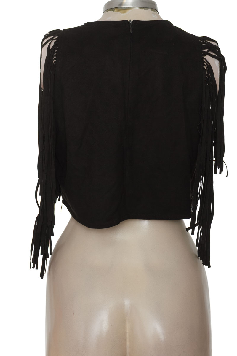 Top / Camiseta color Negro - Ontwelfth