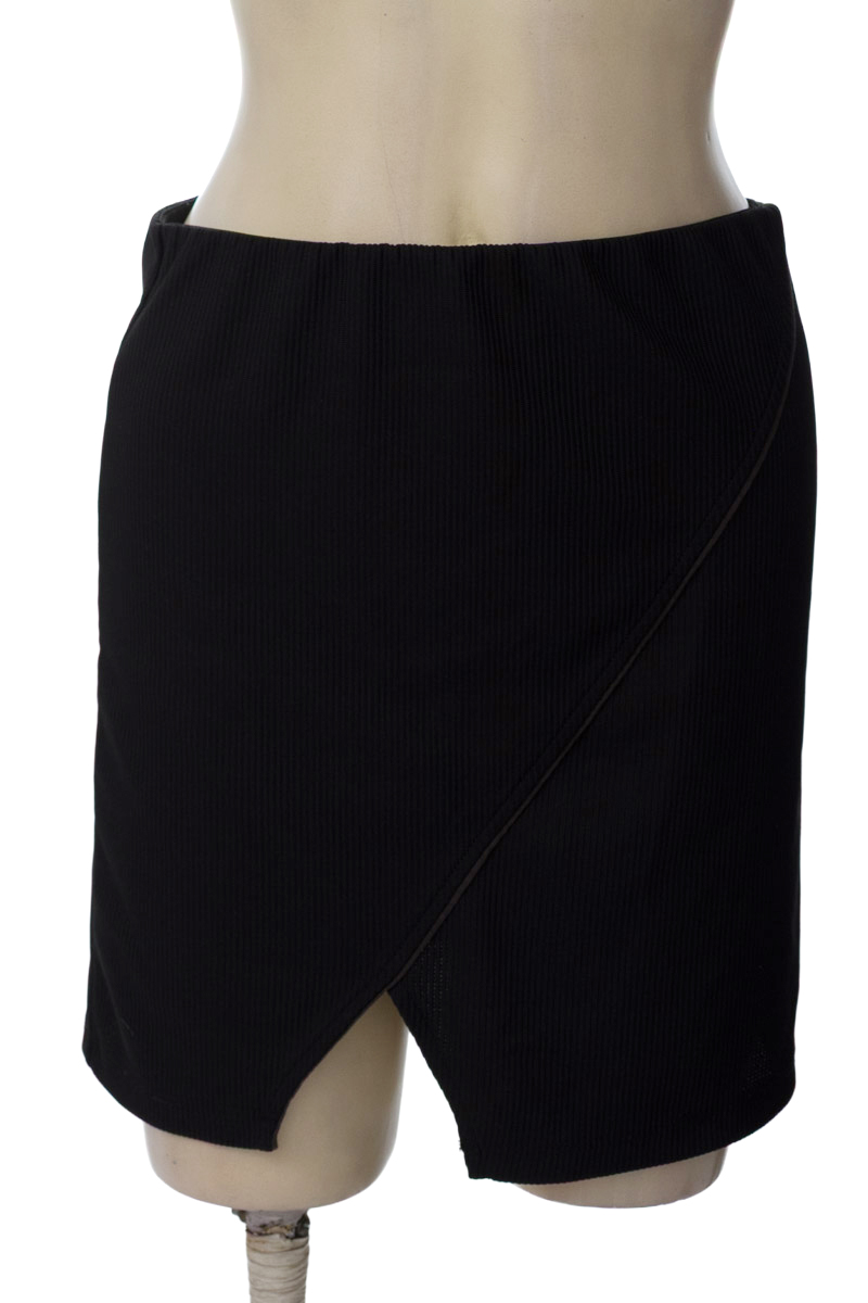 Falda color Negro - Cy.zone