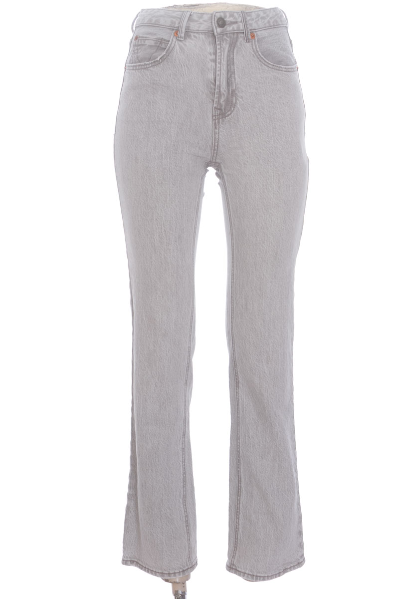 Pantalones color Gris - Stradivarius