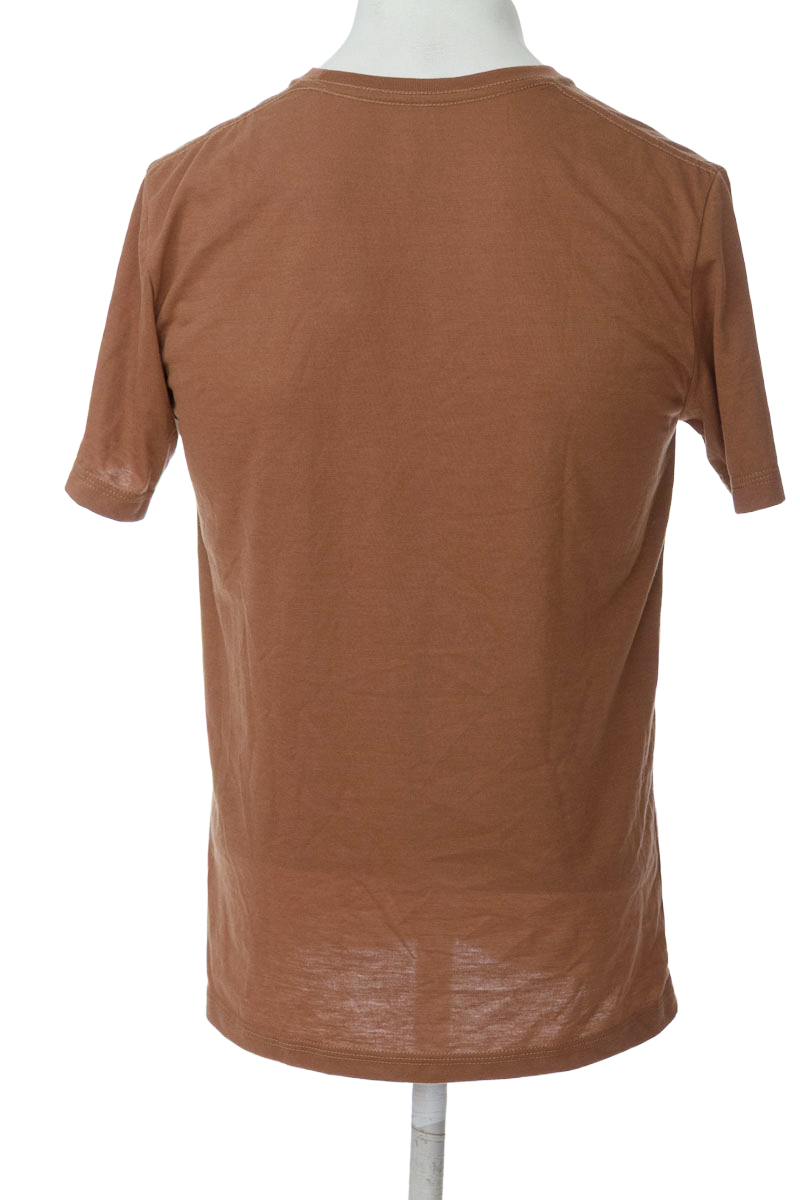 Camiseta color Café - Closeando