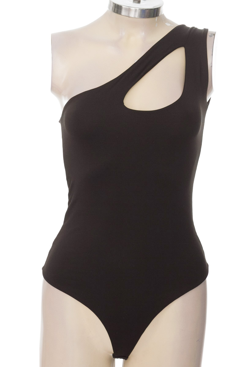 Top / Camiseta color Negro - Brainer shop