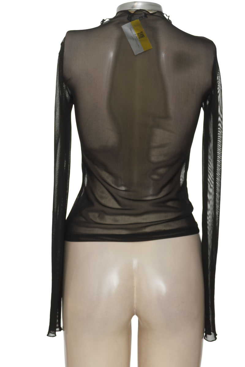 Top / Camiseta color Negro - Zara
