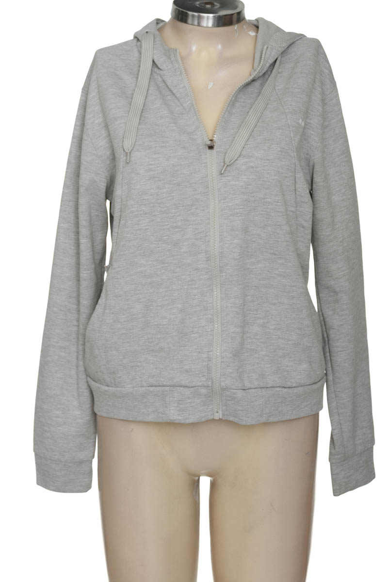 Ropa Deportiva / Salida de Baño color Gris - Diadora