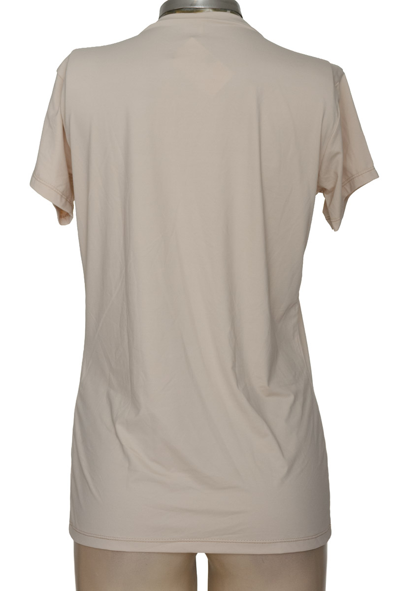 Top / Camiseta color Beige - Closeando