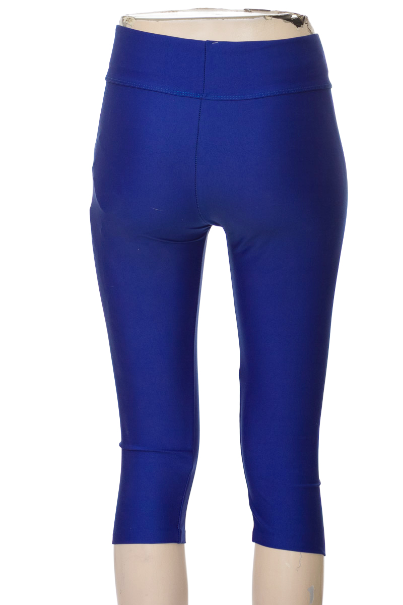 Ropa Deportiva / Salida de Baño color Azul - Closeando