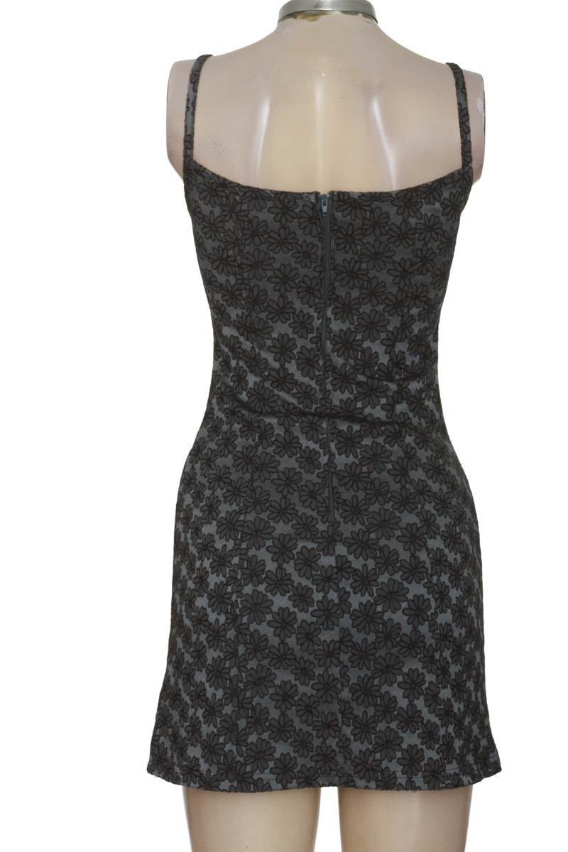 Vestido / Enterizo color Gris - Closeando