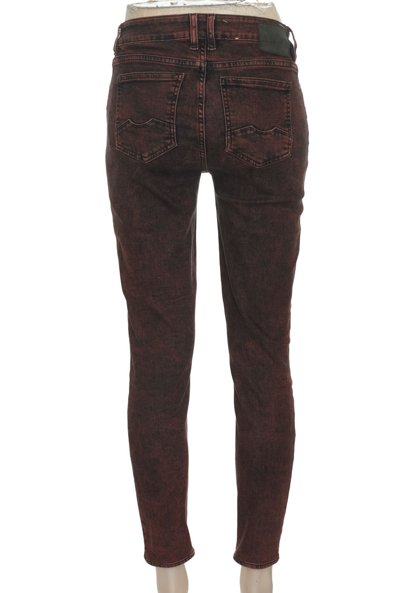 Pantalones color Rojo - Chevignon