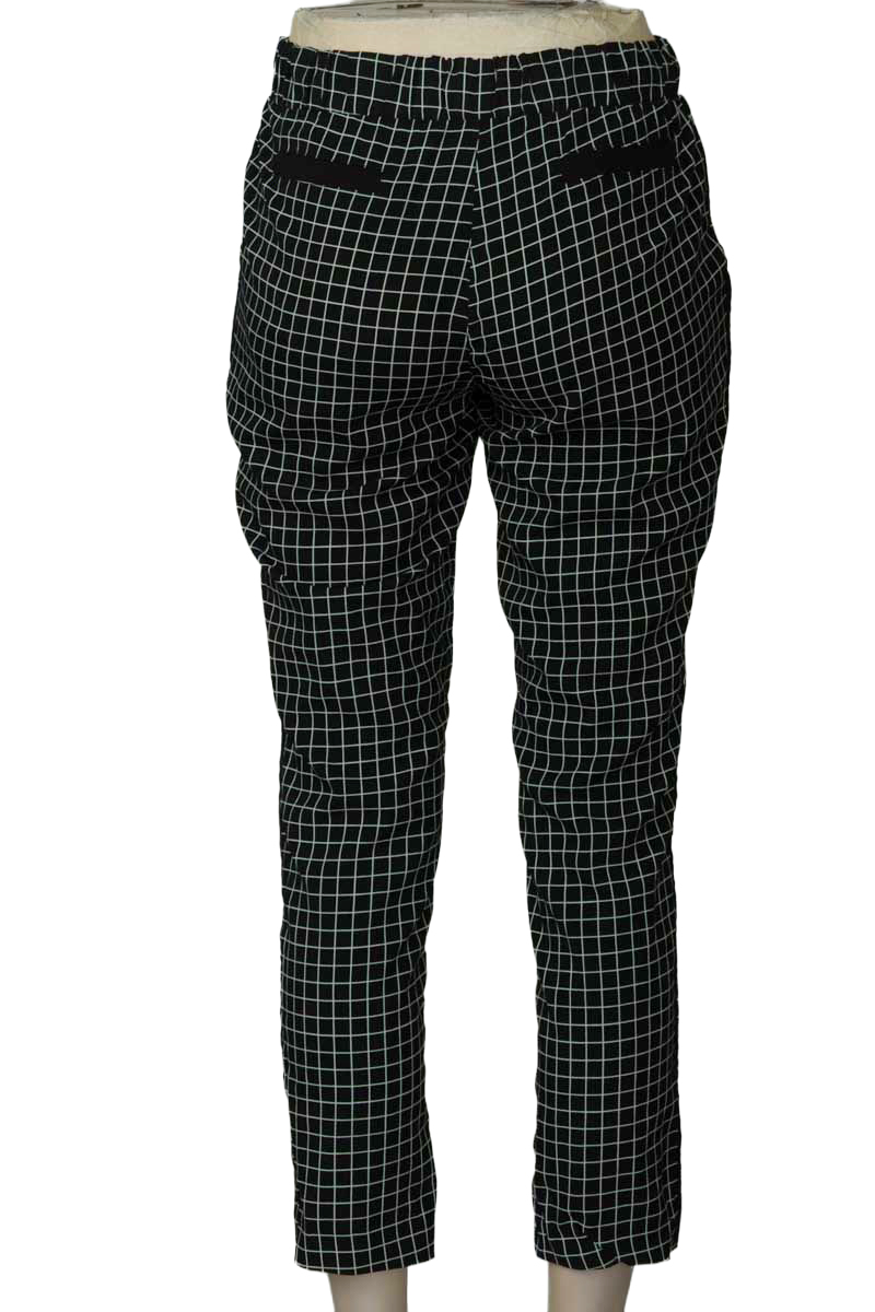 Pantalones color Negro - Basement