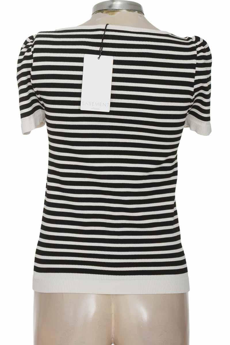 Top / Camiseta color Negro - Basement