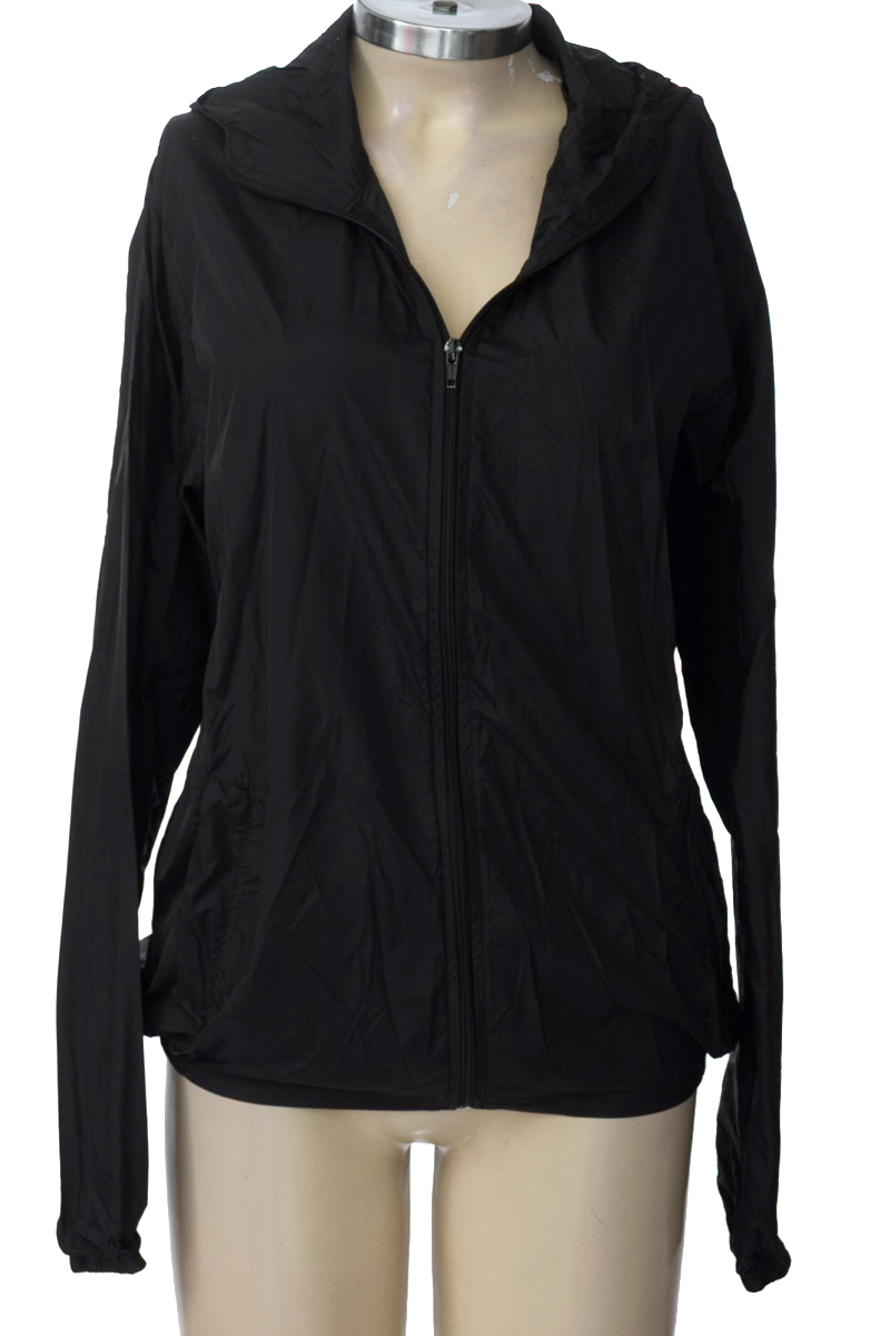 Ropa Deportiva / Salida de Baño color Negro - Closeando