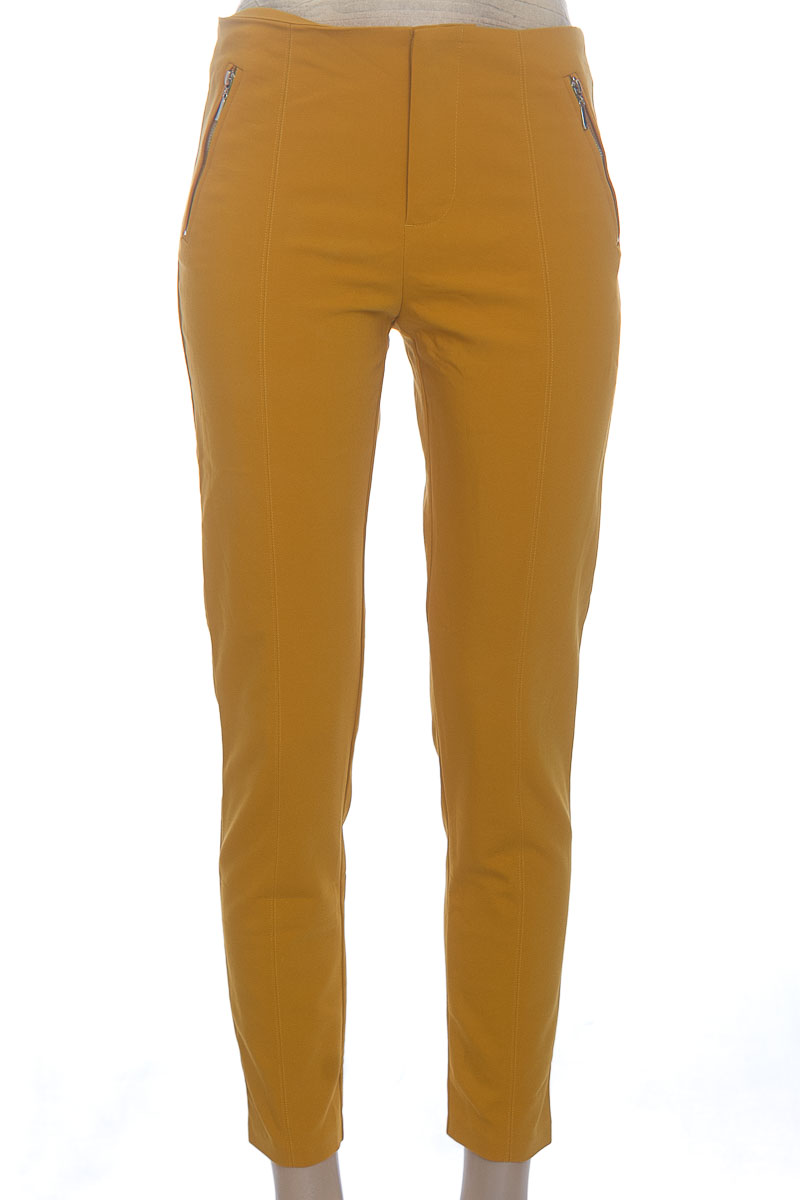 Pantalones color Amarillo - Basement