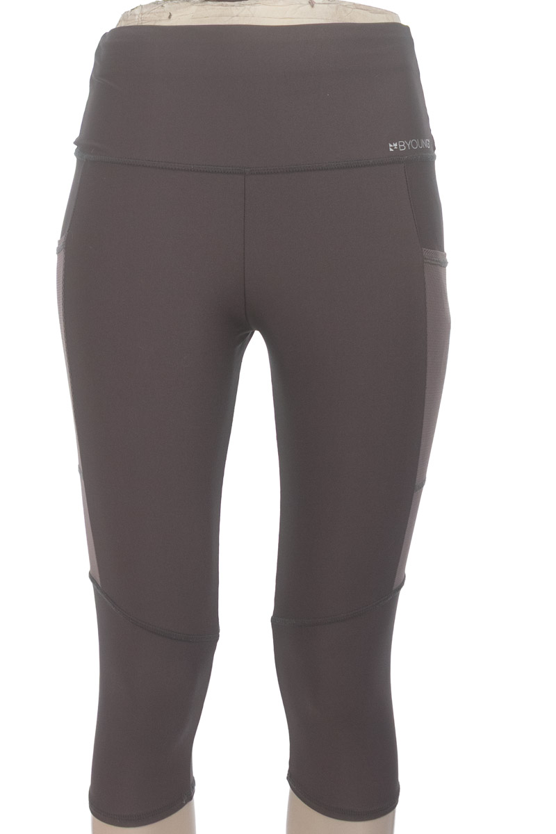 Ropa Deportiva / Salida de Baño color Gris - Byoung