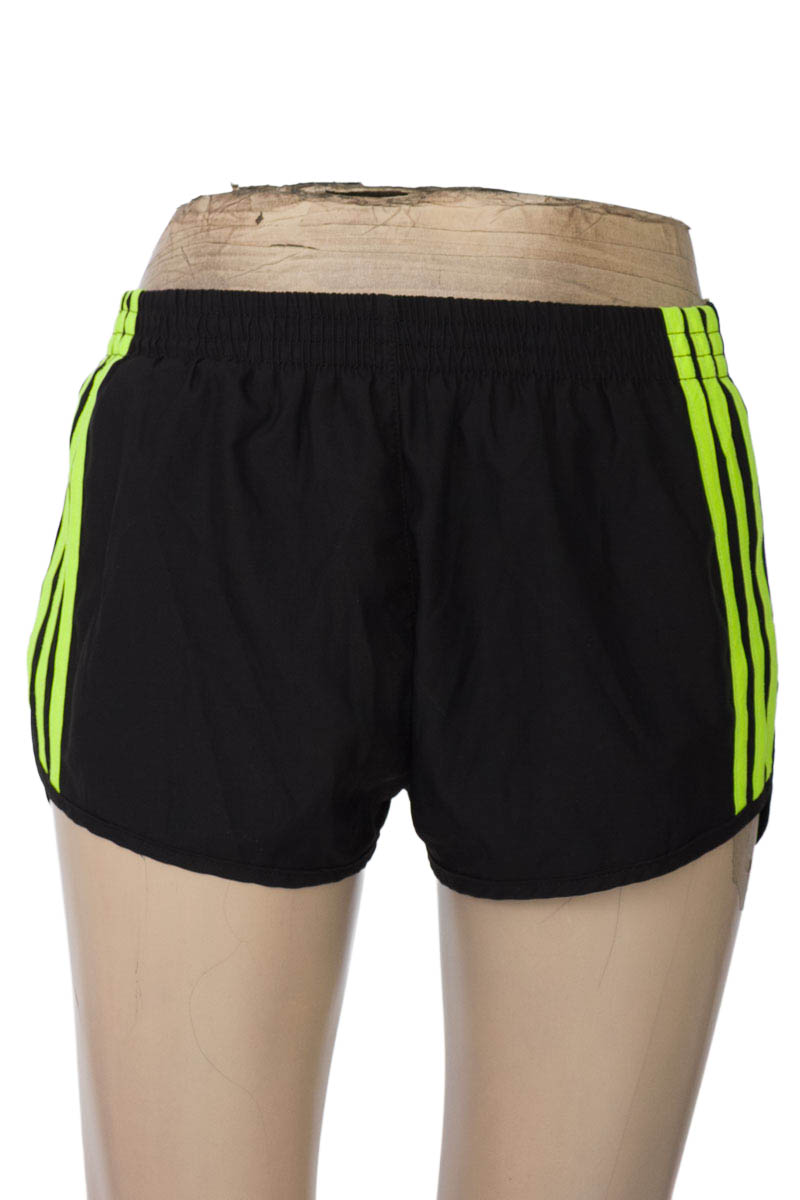 Ropa Deportiva / Salida de Baño color Negro - Closeando