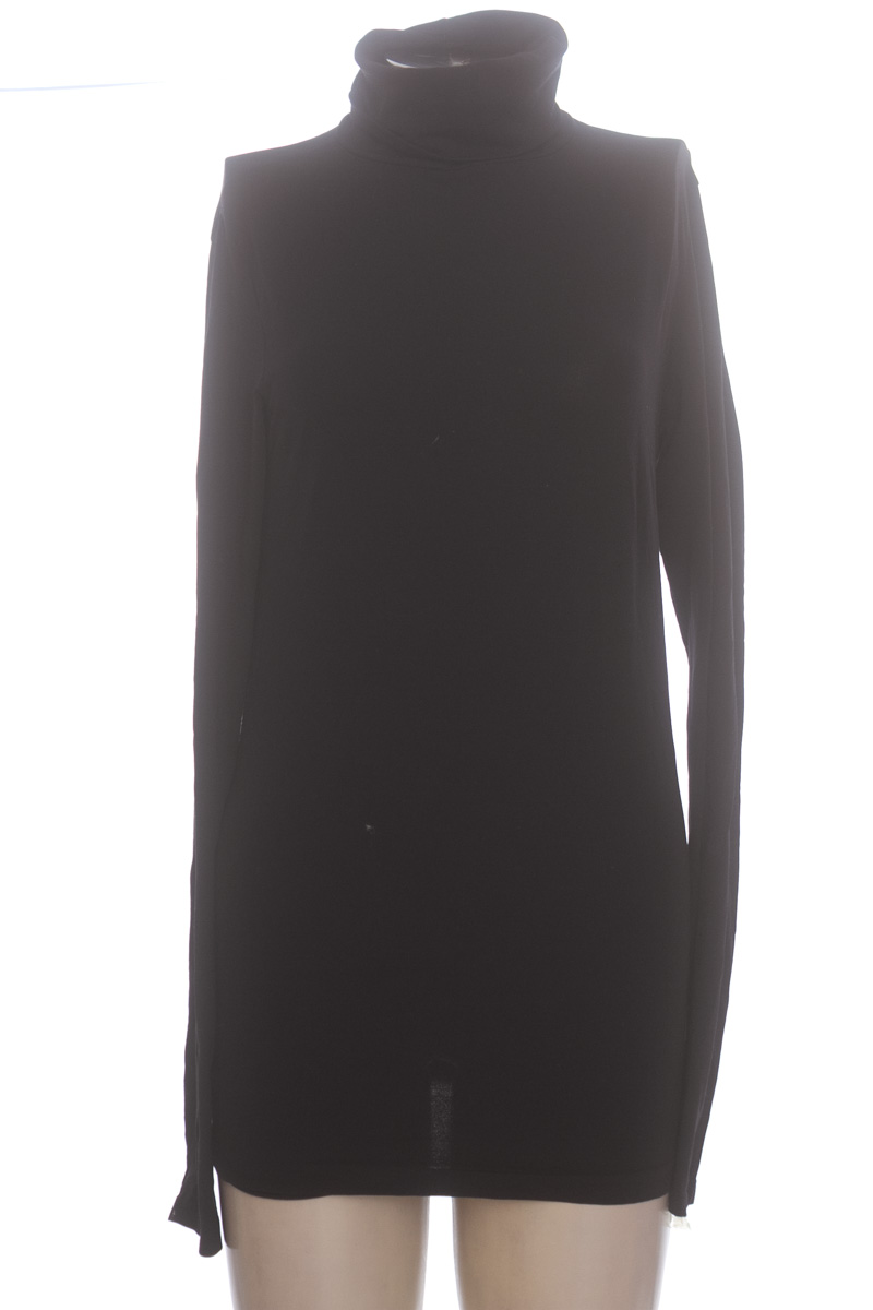 Top / Camiseta color Negro - Closeando