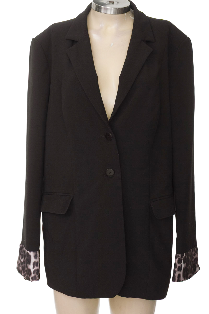 Chaqueta / Abrigo color Negro - Closeando