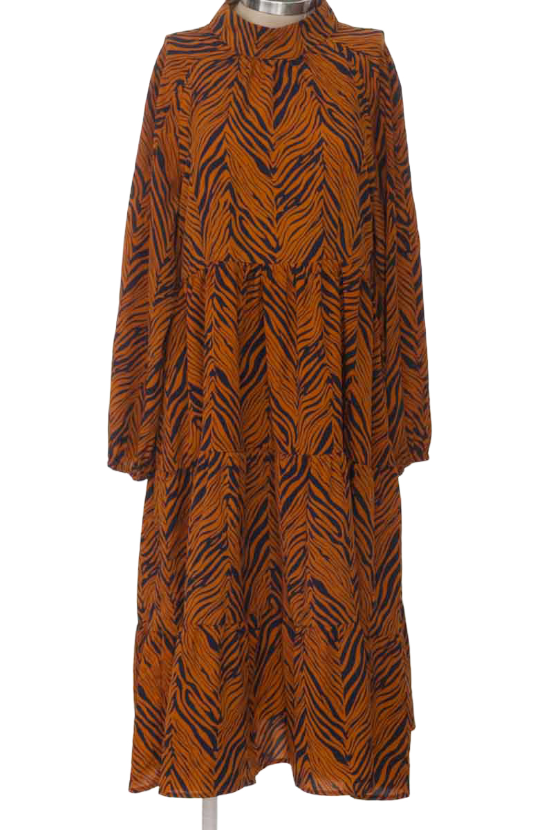 Vestido / Enterizo color Café - Closeando