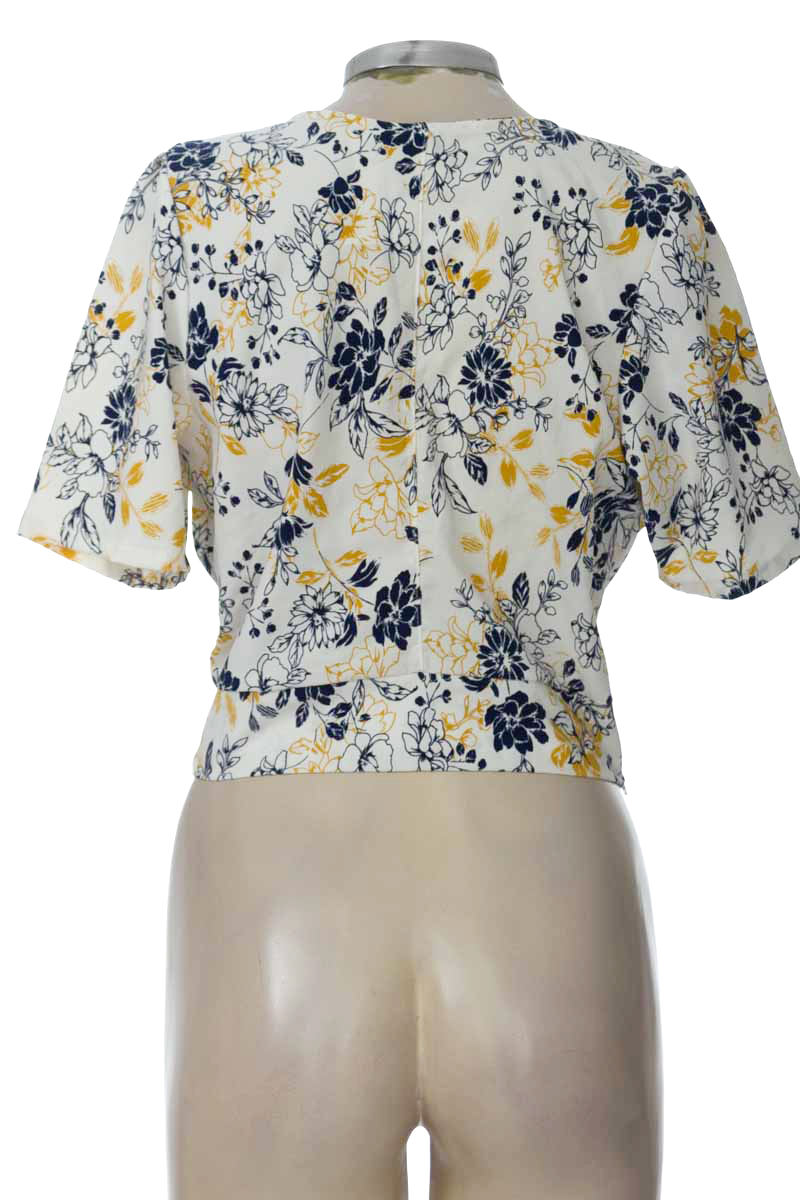 Blusa color Blanco - Closeando
