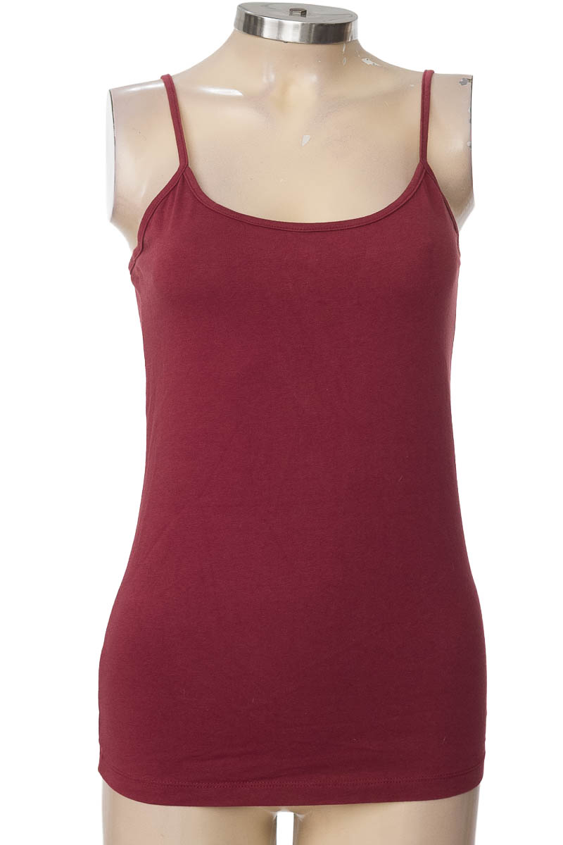 Top / Camiseta color Vinotinto - Arkitect