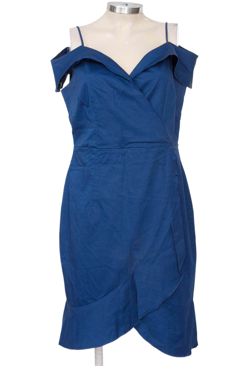 Vestido / Enterizo color Azul - The Color Wear