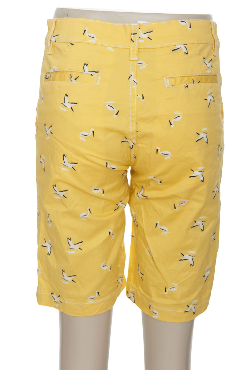 Bermuda - Pantaloneta color Amarillo - Closeando