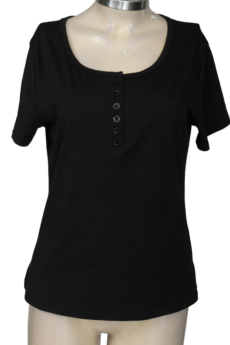 Top / Camiseta color Negro - Closeando