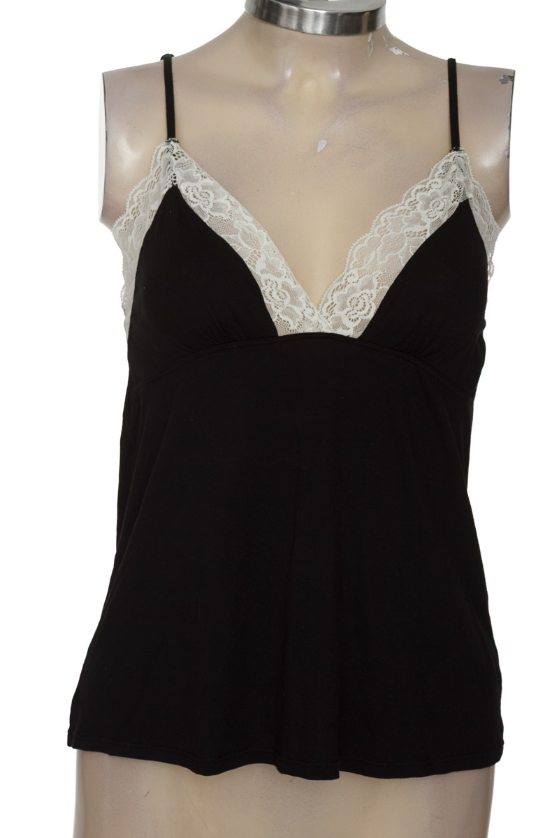 Top / Camiseta color Negro - NAF NAF