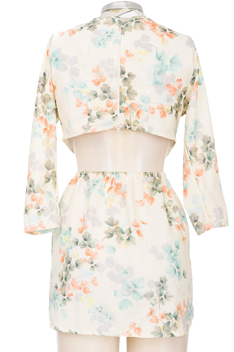 Vestido / Enterizo color Amarillo - Miu