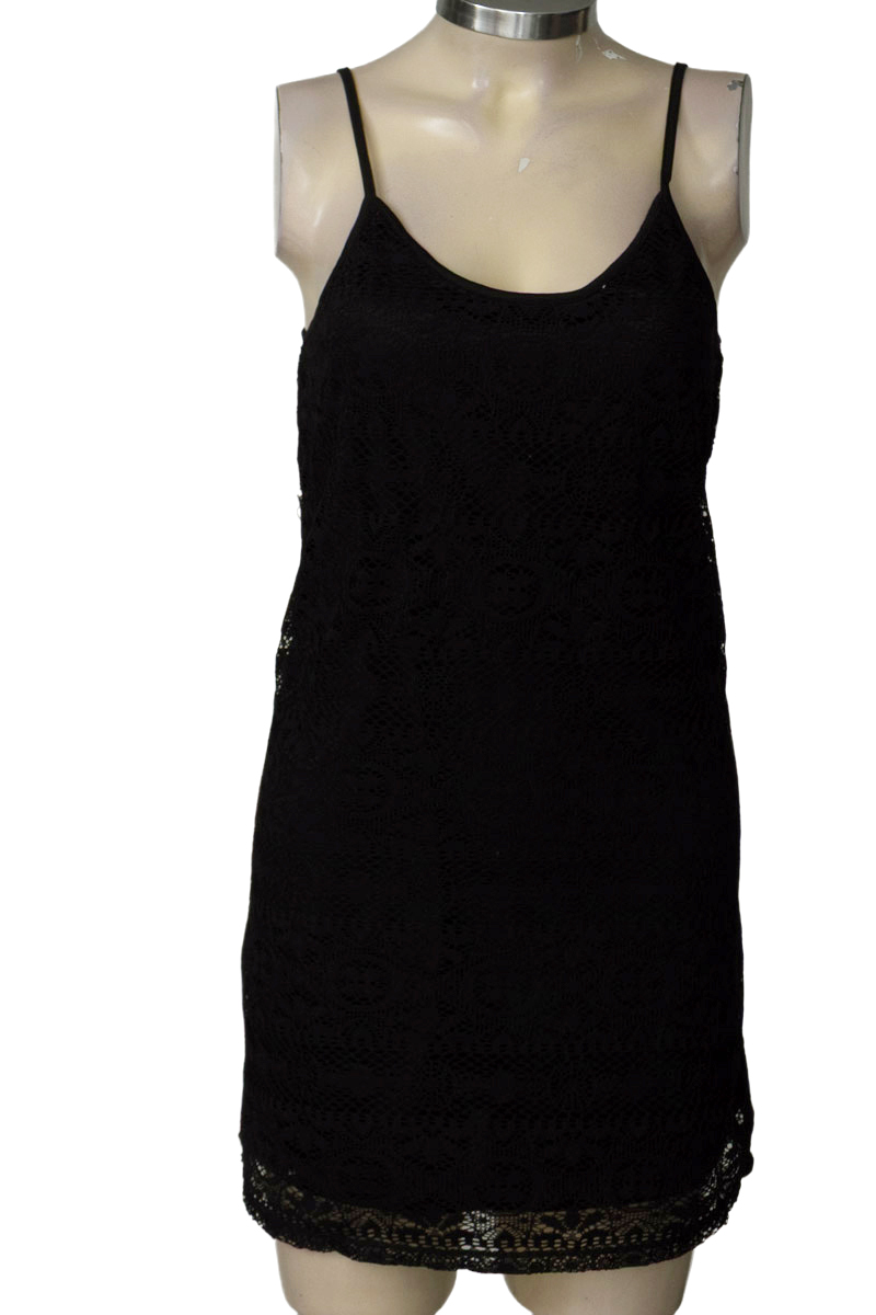 Vestido / Enterizo color Negro - Closeando